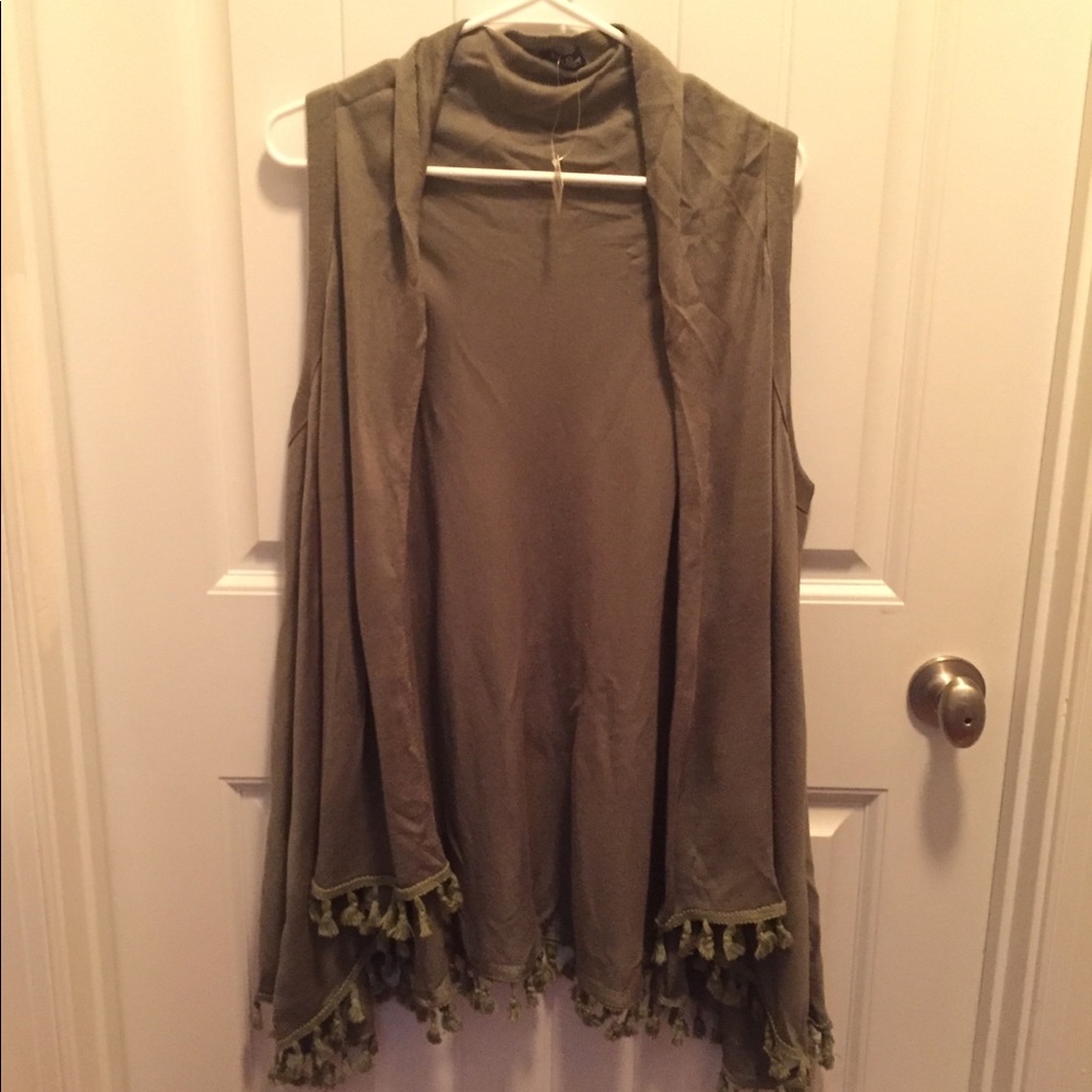 NWT olive one size vest